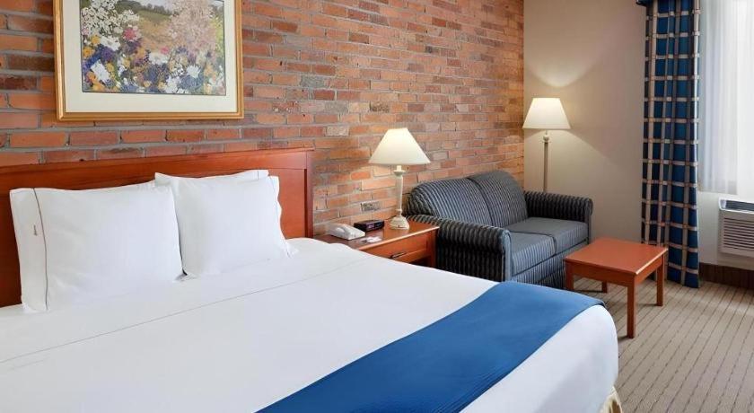 Holiday Inn Express Toronto East - Scarborough By Ihg Exterior photo