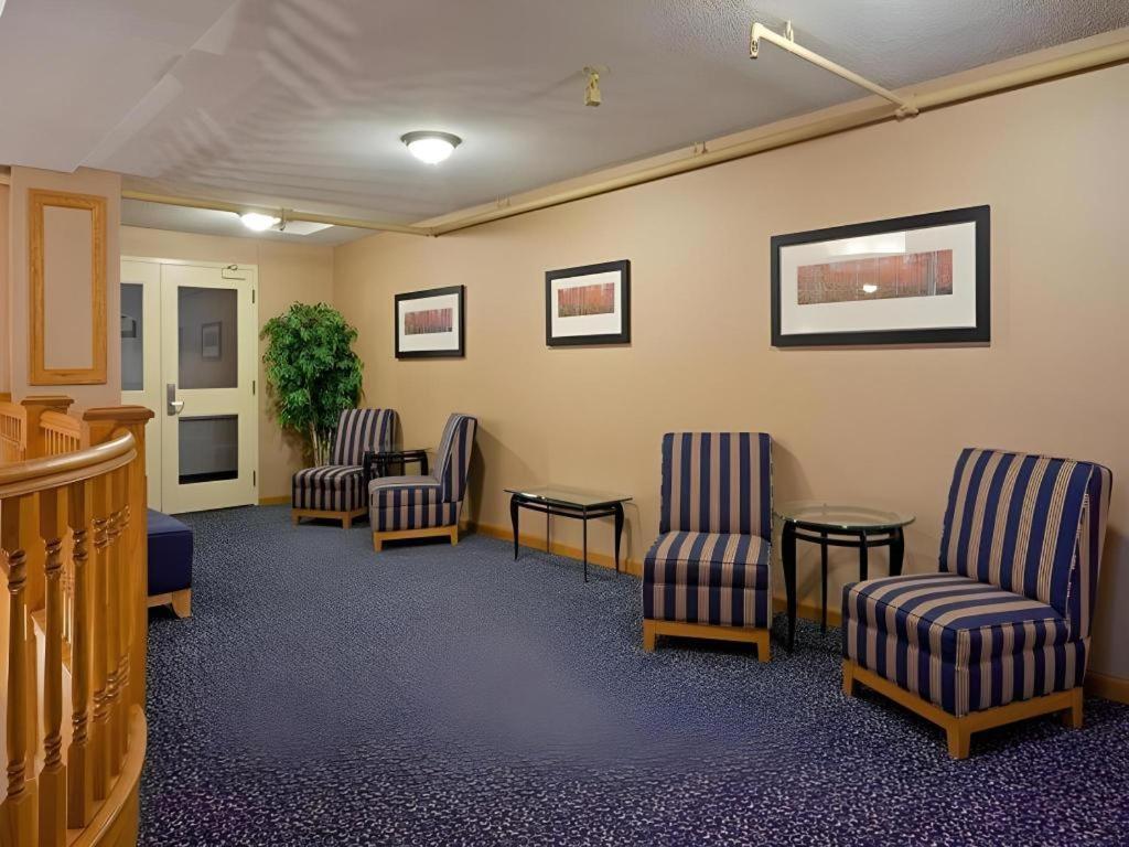 Holiday Inn Express Toronto East - Scarborough By Ihg Exterior photo