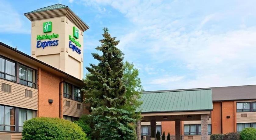 Holiday Inn Express Toronto East - Scarborough By Ihg Exterior photo